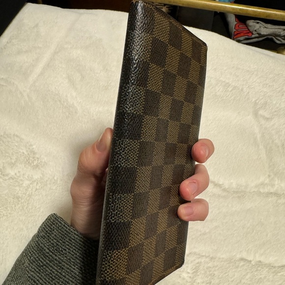 Louis Vuitton Damier great condition wallet - Picture 9 of 9